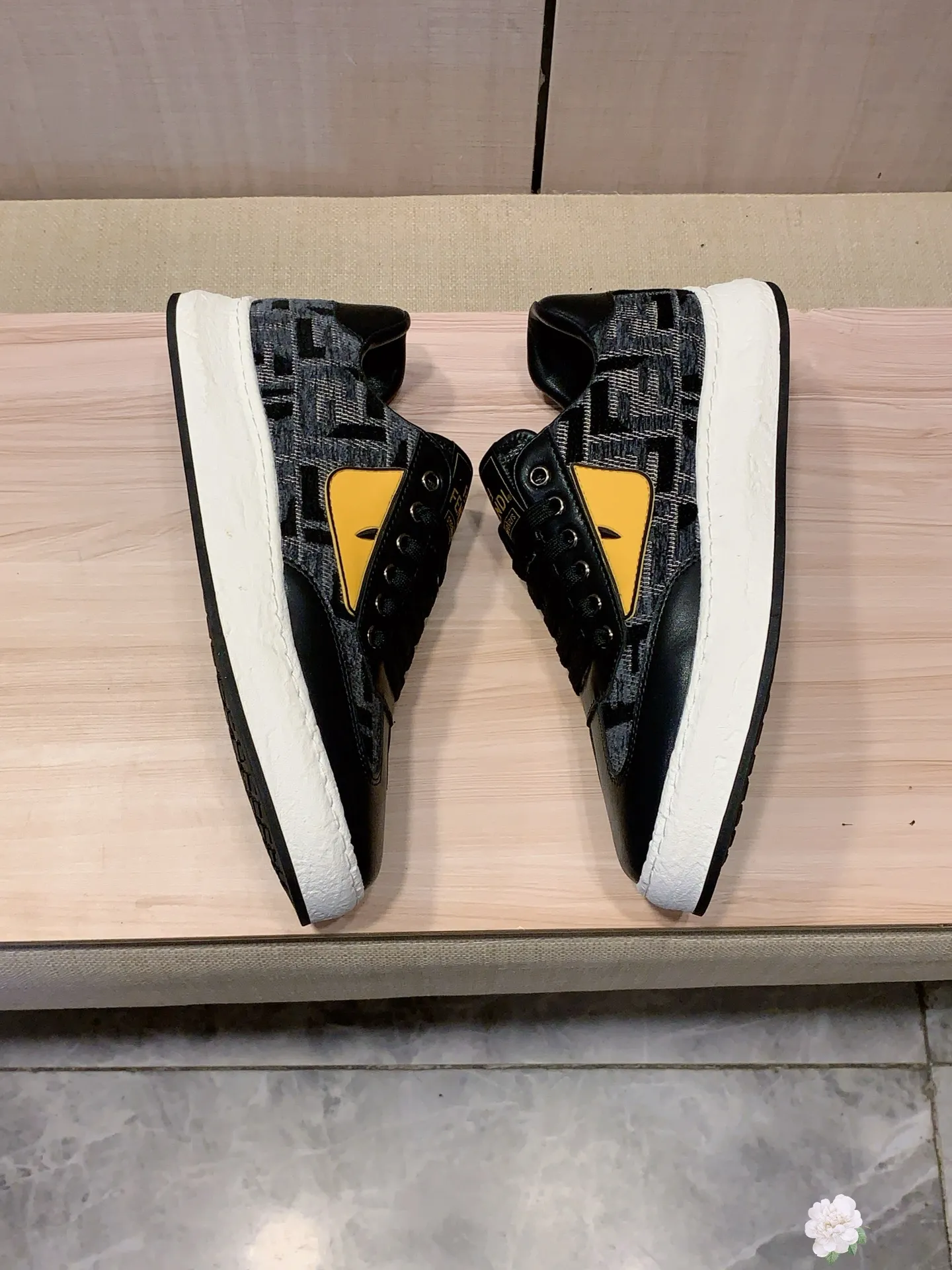 Men's men's shoes 💰420💰💰🎩🎩[Lightning][Lightning] "FENDI*" The latest and most popular casual shoes, top brand [Seduce] luxury ~ purchasing agent, top quality ~. [Strong] The upper is made of imported breathable cowhide with fabric material ➕ Breathable sheepskin feet (•) and fine workmanship. The original stylish and stylish soft rubber wear-resistant and non-slip outsole is light and comfortable on the feet. The real thing looks better when photographed in person. No. 122: code: 38-44, 5️⃣ colors selected